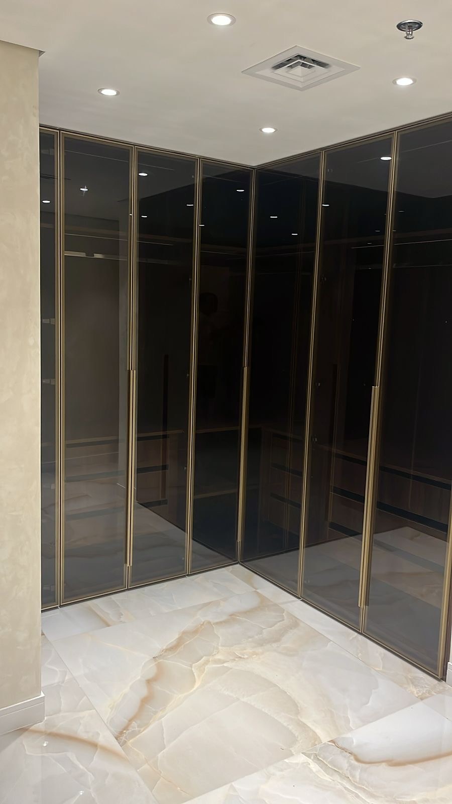 Wardrobes & Walk-In Closets project 1